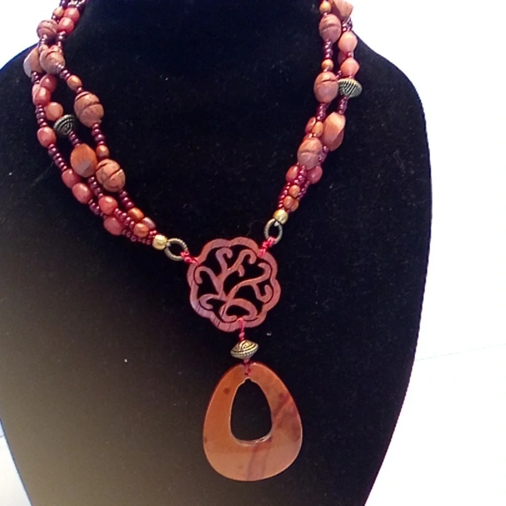 Elegant Brown Beaded Necklace